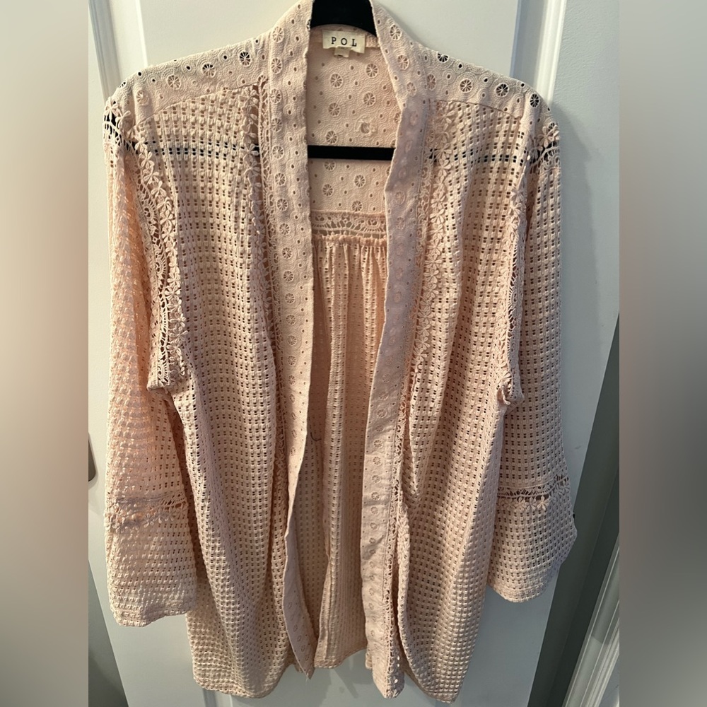 Peachy/Pink POL S/M Kimono NWOT knee length with no buttons.